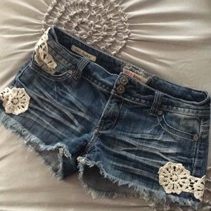Adorable jean shorts